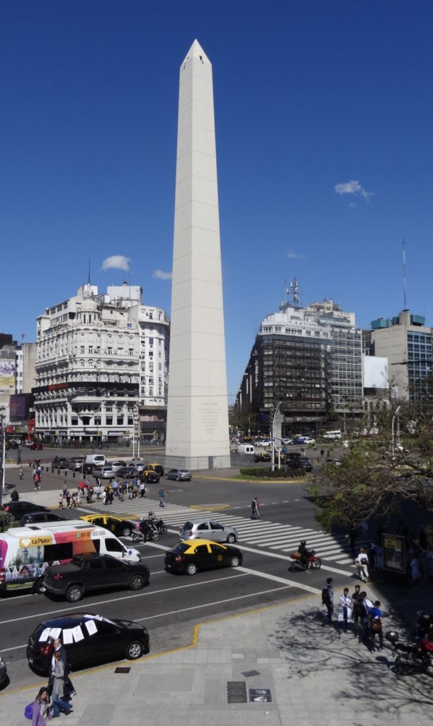 Voyage Buenos Aires arrivée Avenida 9 de Julio et l'Obélisque
